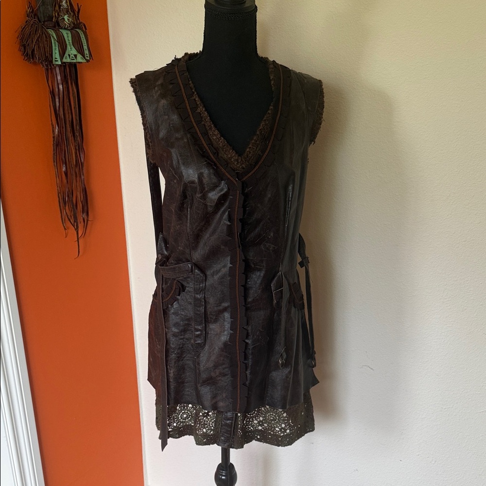 Save The Queen Rich Brown Women's Vest